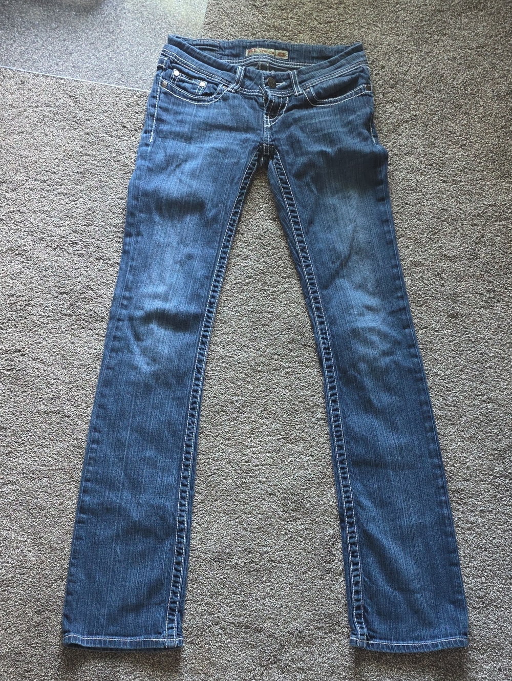 Women’s Boot-Cut Jeans in Dark Blue Wash